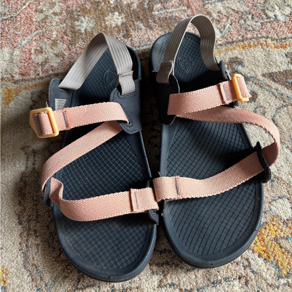 Chaco Lowdown Sandal in Apricot Lilac (Size 8)